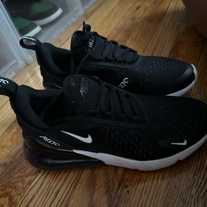 Nike 270s